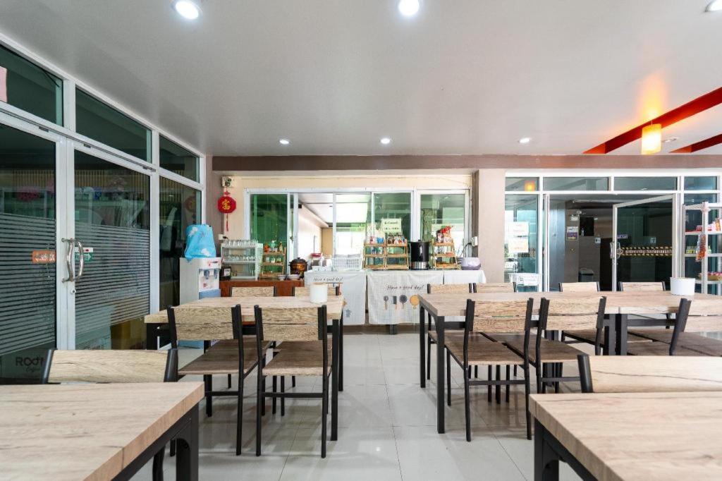 สุโขทัย พรเจริญ รีสอร์ต แอนด์ สปา Hotel Kong Krailat ภายนอก รูปภาพ