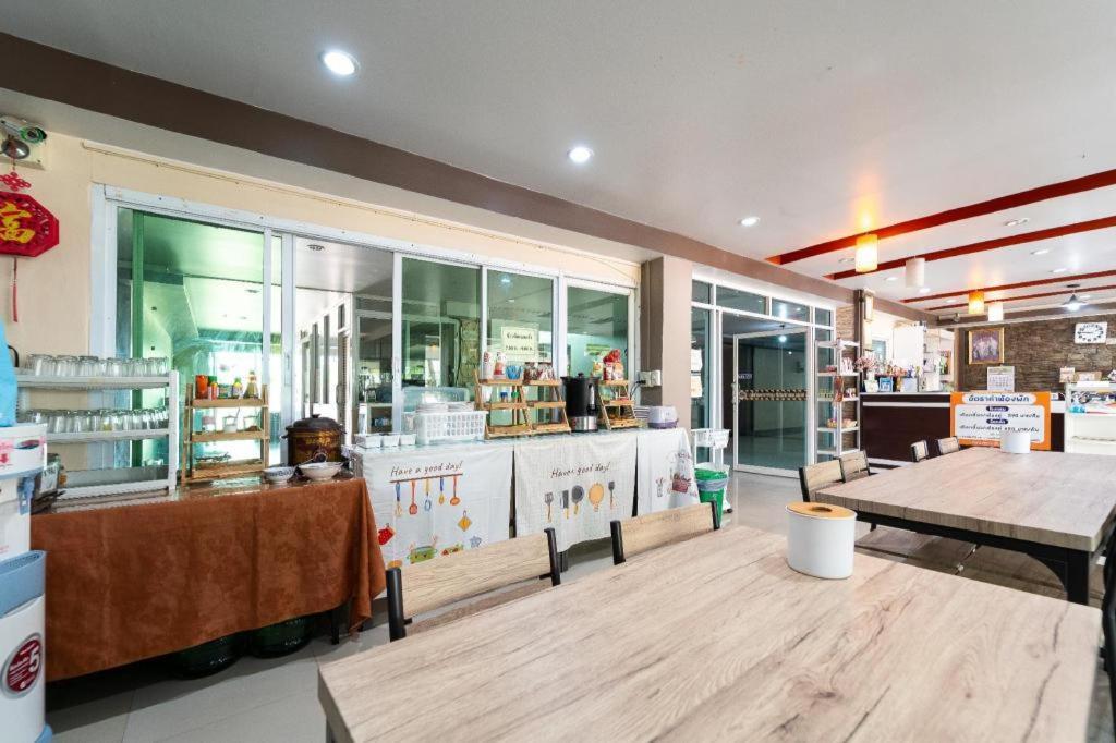 สุโขทัย พรเจริญ รีสอร์ต แอนด์ สปา Hotel Kong Krailat ภายนอก รูปภาพ