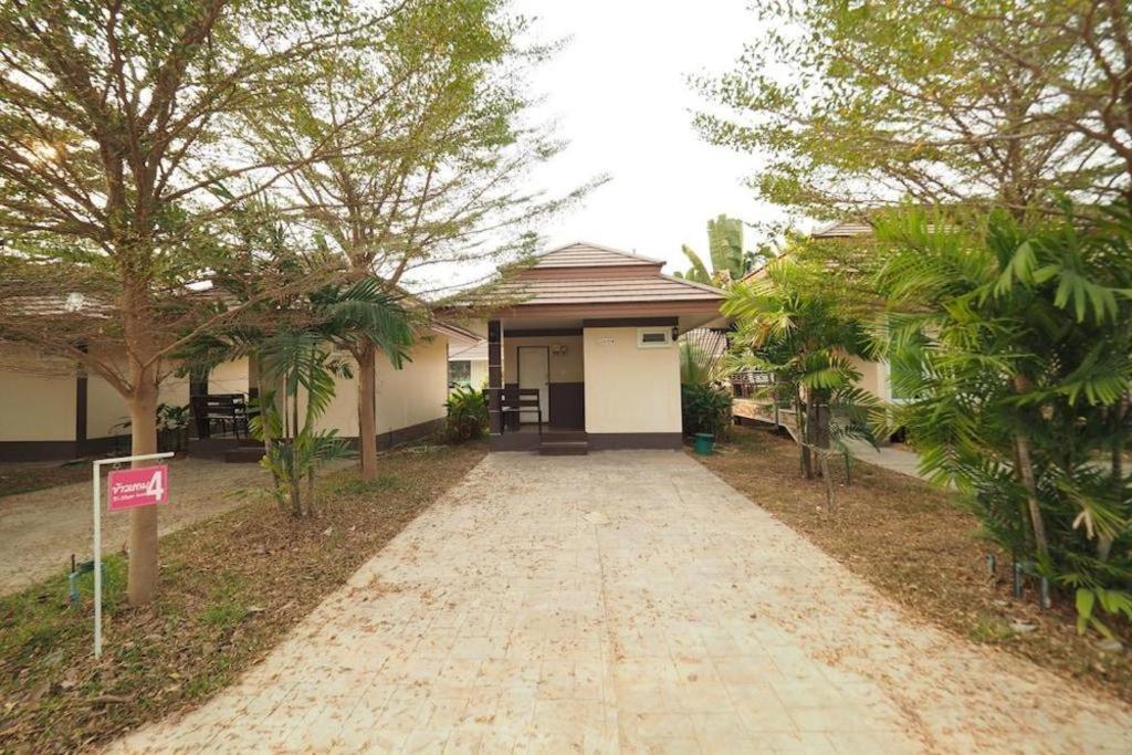 สุโขทัย พรเจริญ รีสอร์ต แอนด์ สปา Hotel Kong Krailat ภายนอก รูปภาพ